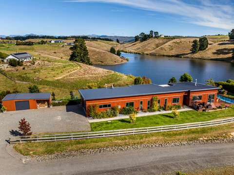 Renwick 5房  Spectacular family living, vendor relocating