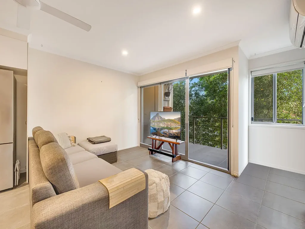 Buderim 3 Bedroom Stylish Unit Living in the Heart of Buderim!