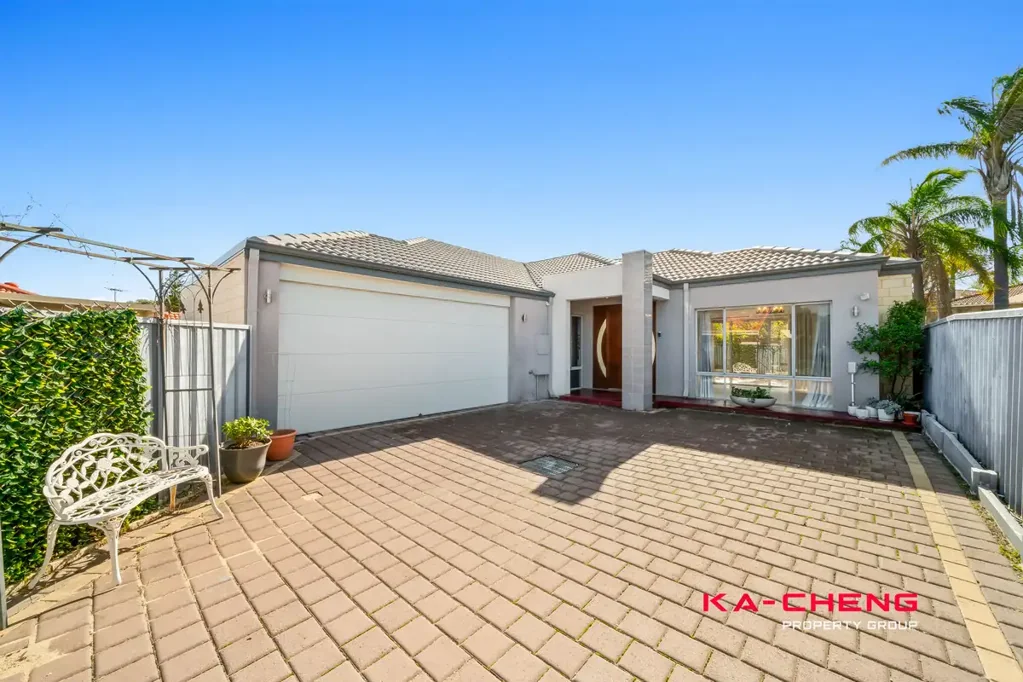 Renovated Family Home with Flexible Layout in Prime Bayswater Location