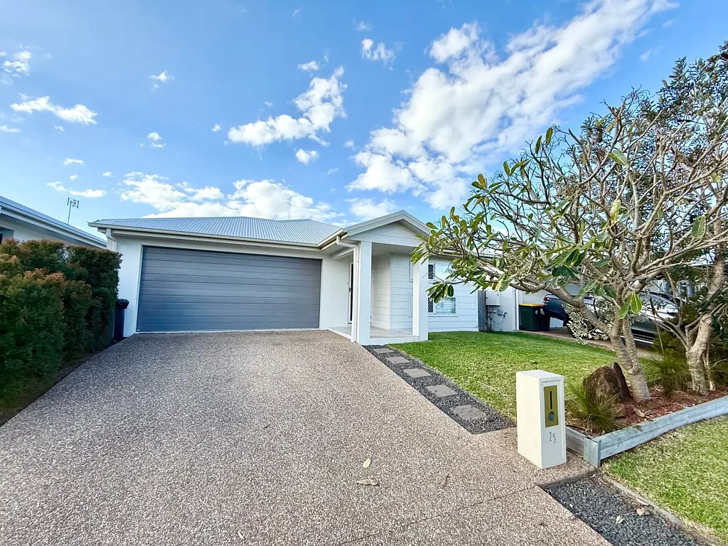 Family Friendly Living In Quiet Bohle PLains