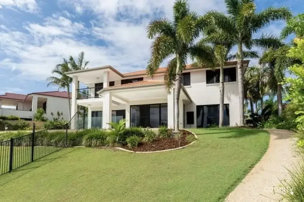 Hope Island 5બેડરૂમ Prime Waterfront Elegance in Hope Island’s Most Coveted Address