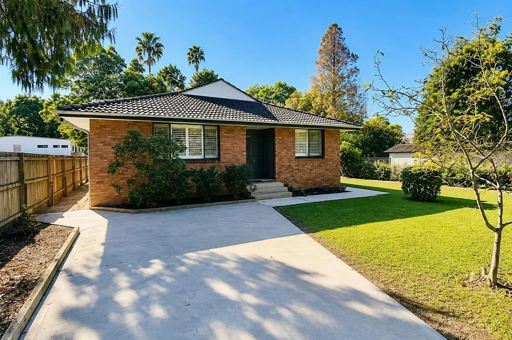 4 BEDROOM + STUDY FAMILY HOME ON THE EAST SIDE OF MT COLAH