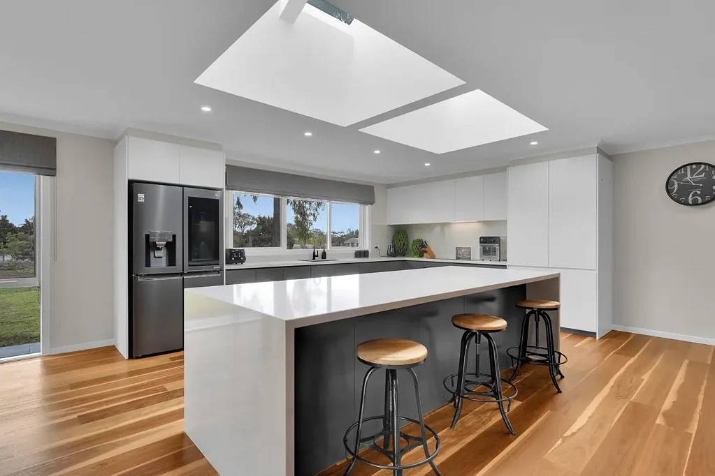 Devon Meadows 4部屋 EXPRESSIONS OF INTEREST. Country Retreat on 2.5 Acres.