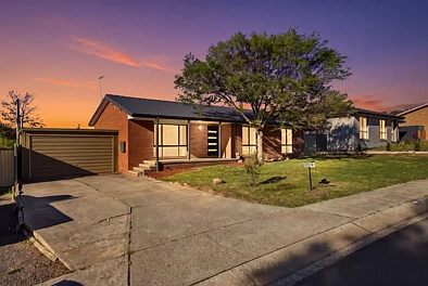 Richardson 3房  Renovated 3-Bedroom Haven with All-Season Comfort, Dual Access & Pool Potential!
