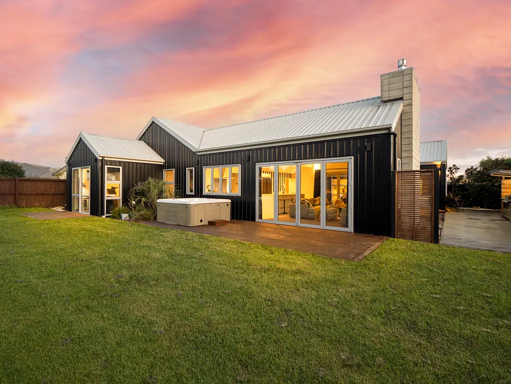 Halswell 4Zimmer Executive Home Designed for Living & Entertaining