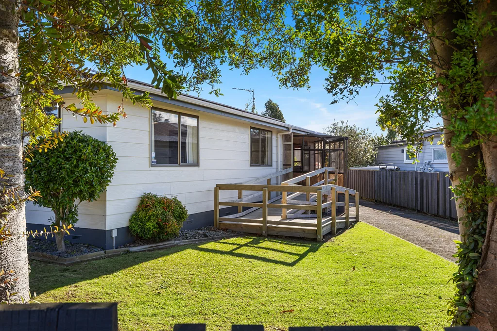 Paeroa 3房  Charming Family Home with Pool !