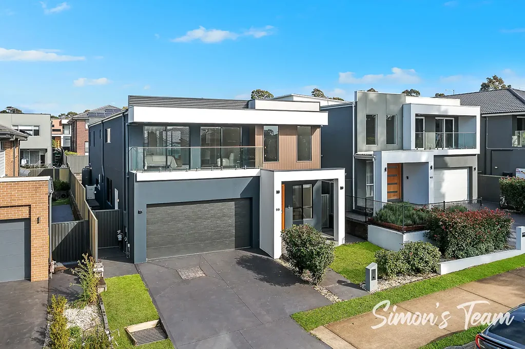 Stanhope Gardens 5 Slaapkamer Walk to Metro, Schools & Shops | Concrete slab | Premium 420sqm Family Residence