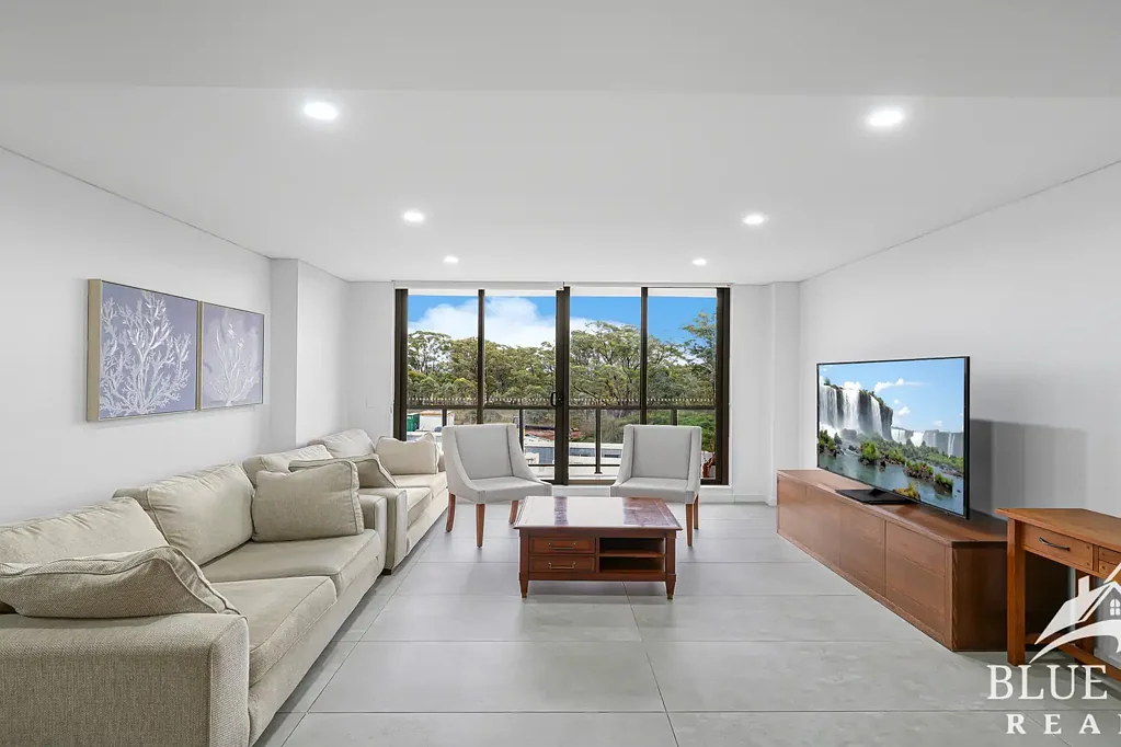 NICE TWO BEDDER IN GREAT LOCATION