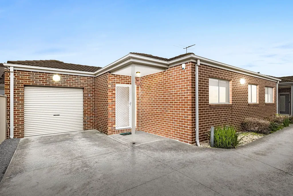 2/64 George Street, St Albans, VIC 3021
