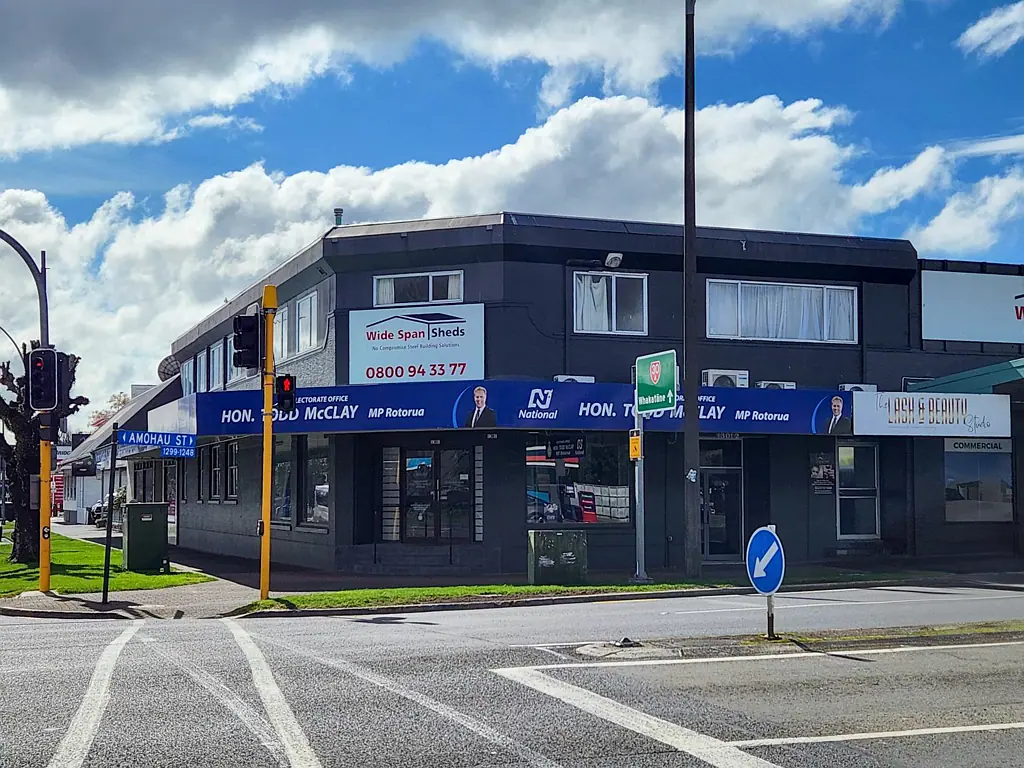 Rotorua Central  Bright and Sunny Office