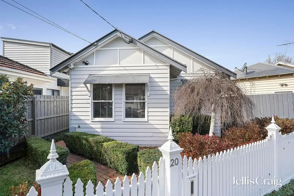 Newport 3 Bedroom Renovated With Rare And Rewarding Flair