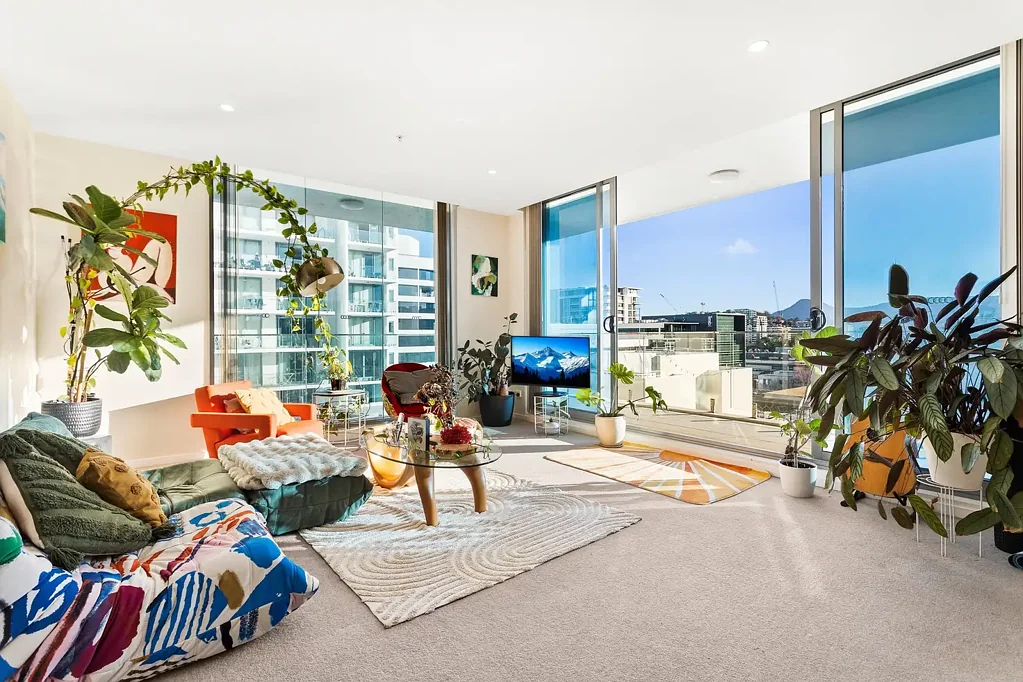 Wollongong 2 Slaapkamer Blue-ribbon lifestyle steps to City Beach and CBD
