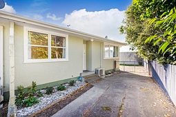 6/11 Pascal Street, Takaro