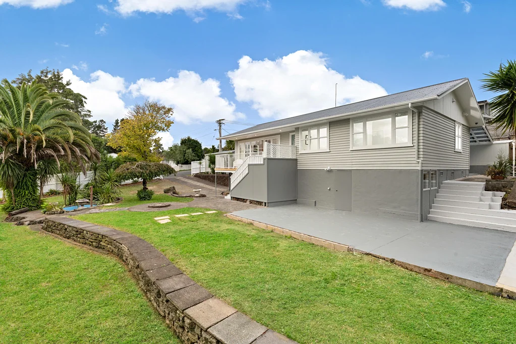 Te Atatu Peninsula 3침실 Never be Built Out - Parkside Perfection