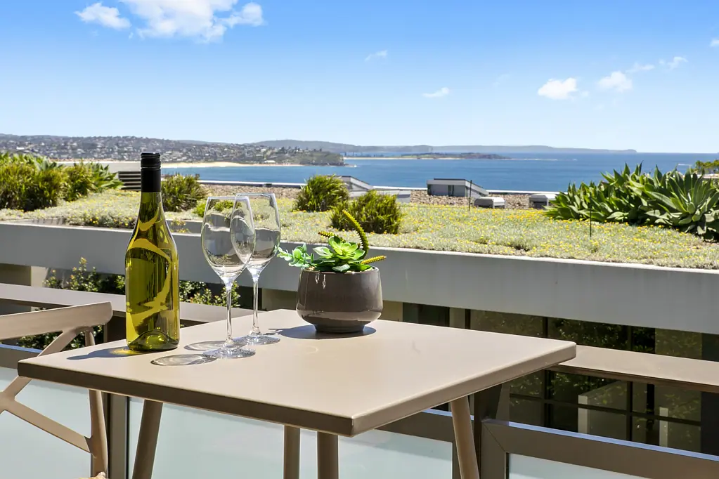 Luxury Apartment in Prestigious Ocean-View Estate