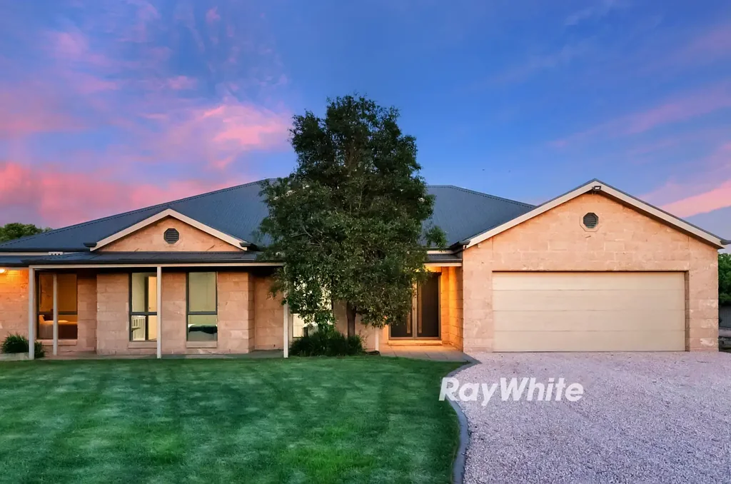 Cabarita 4房  Exclusive Lakefront Lifestyle with Breathtaking Views