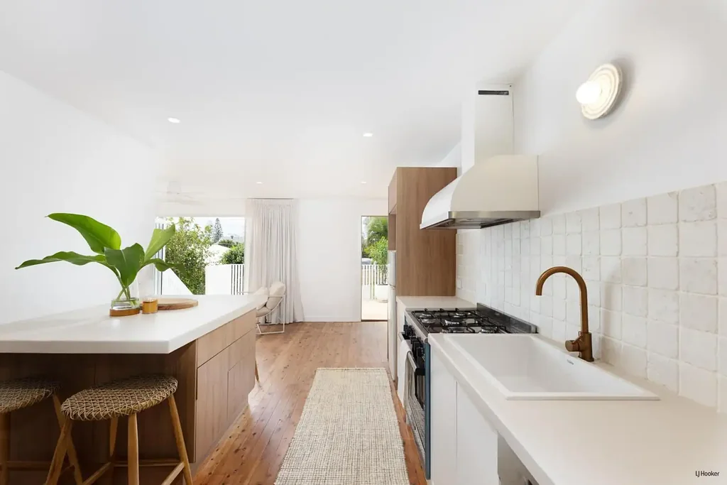 Tugun 3 Bedroom Design Forward Fully Renovated Coastal Retreat - Walk to the Beach!