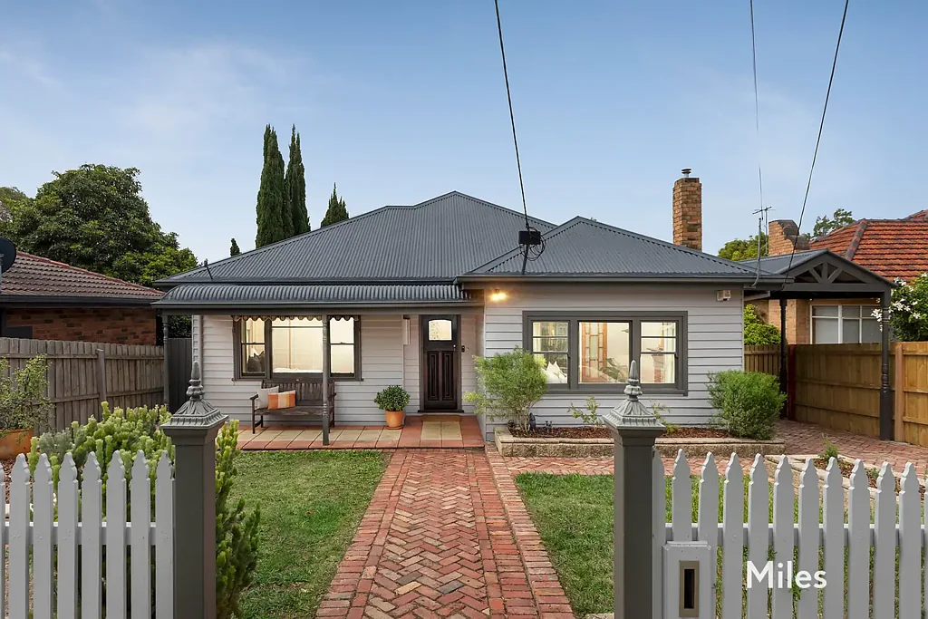 64 Braid Hill Road, Macleod, VIC 3085