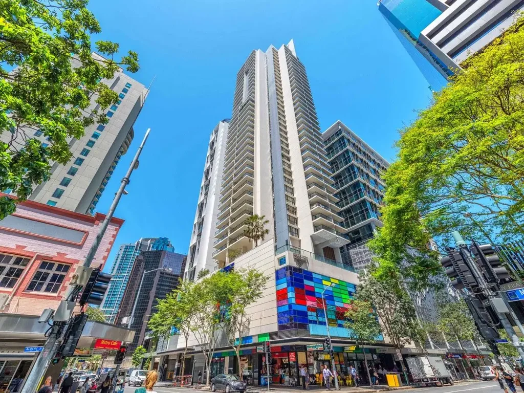 All inspections cancelled!   Stylish Apartment Living in the Heart of Brisbane City! - Fully Furnished Spacious Apartment with one parking