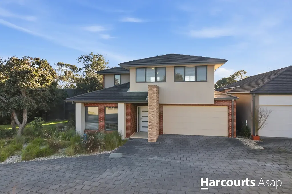 Endeavour Hills 4chambre Modern Family Living with Space, Style & Convenience!