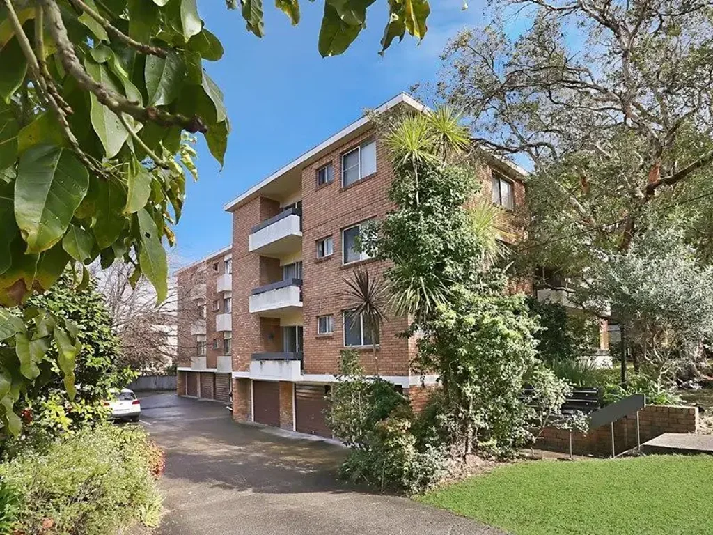 Peaceful Parkside Living in prime Lower North Shore