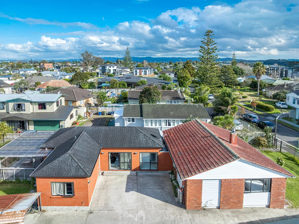 Te Atatu Peninsula 4 Bedroom Family Comfort with Future Potential