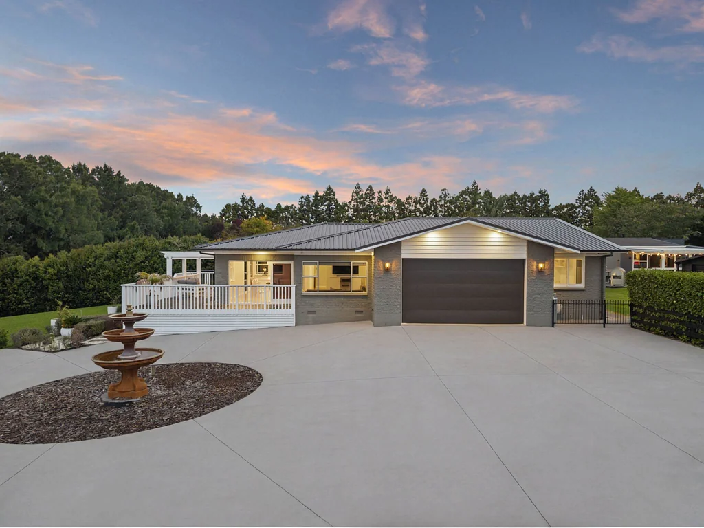 Ramarama 4 Bedroom TASTEFULLY REIMAGINED + FULL OF SURPRISES