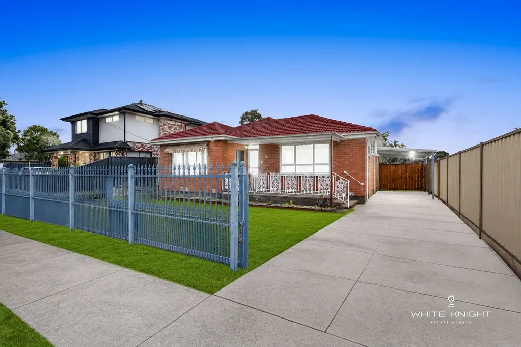 St Albans 4Zimmer 890m² of Opportunity — Big Block, Big Potential