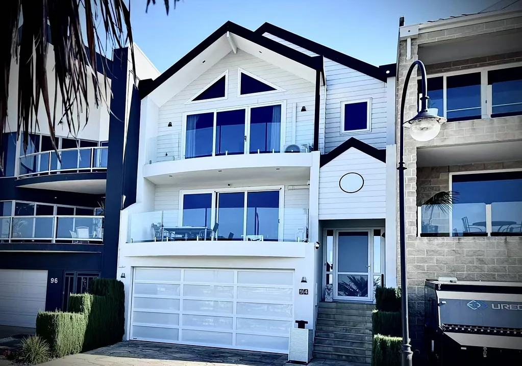 Patterson Lakes 5બેડરૂમ Ultimate Waterfront Prestige: Tri-Level Dream Home with Private Dock and Marina Plus River Views