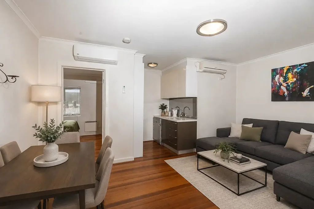St Kilda 1chambre A smart start in a premium postcode