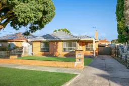 63 Rathcown Road, Reservoir