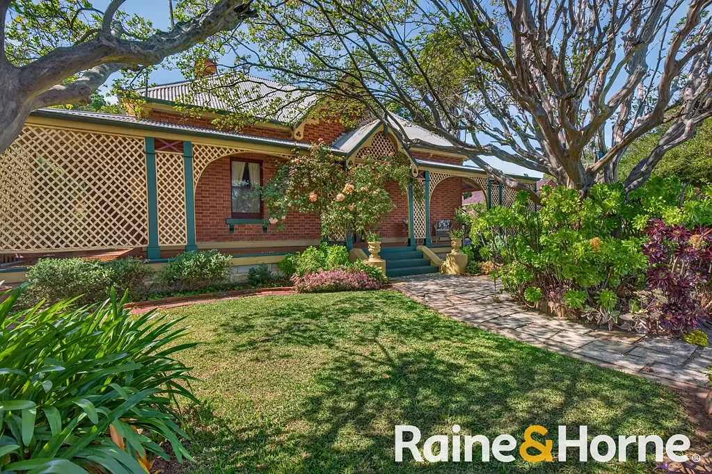 Dubbo 5कमरा "Eastonville" - A Rare Piece of Dubbo History