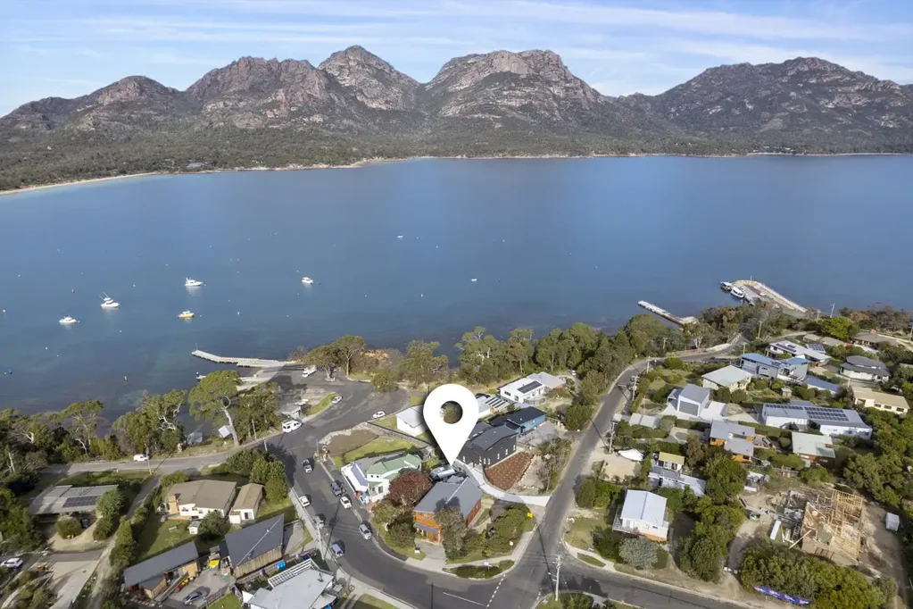 Coles Bay 4房  Coastal opportunity with convenience and stunning Hazards outlook
