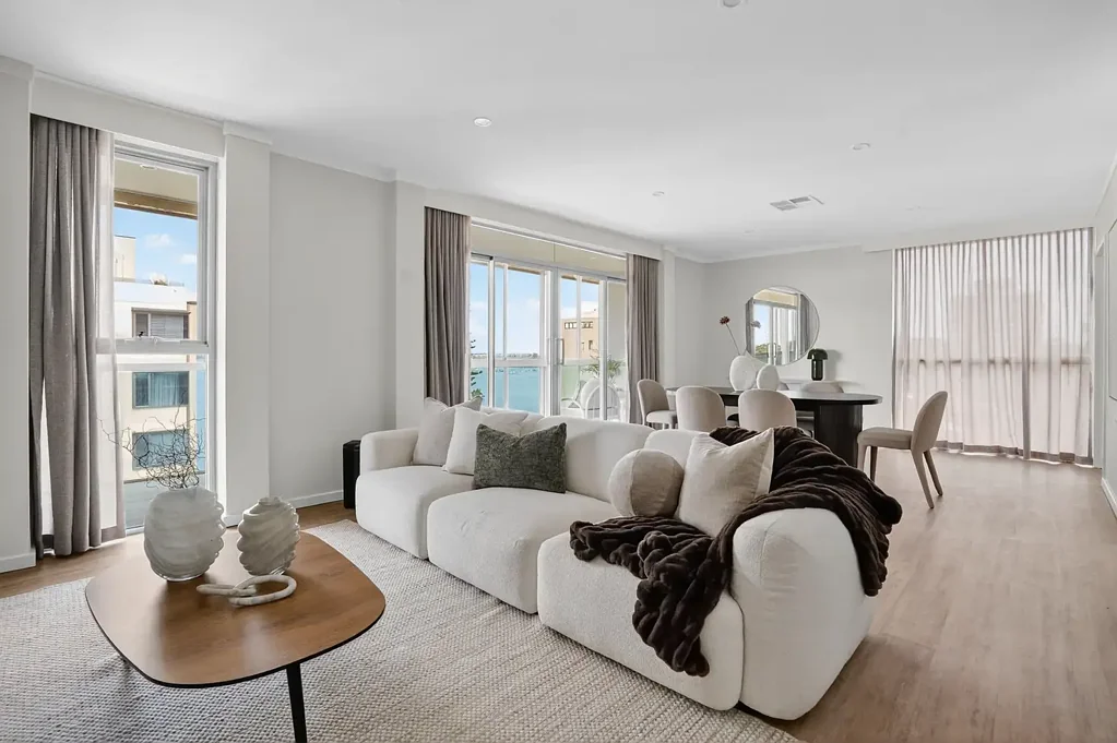 Crawley 4房  FULLY RENOVATED, TOP FLOOR WITH RIVER VIEWS