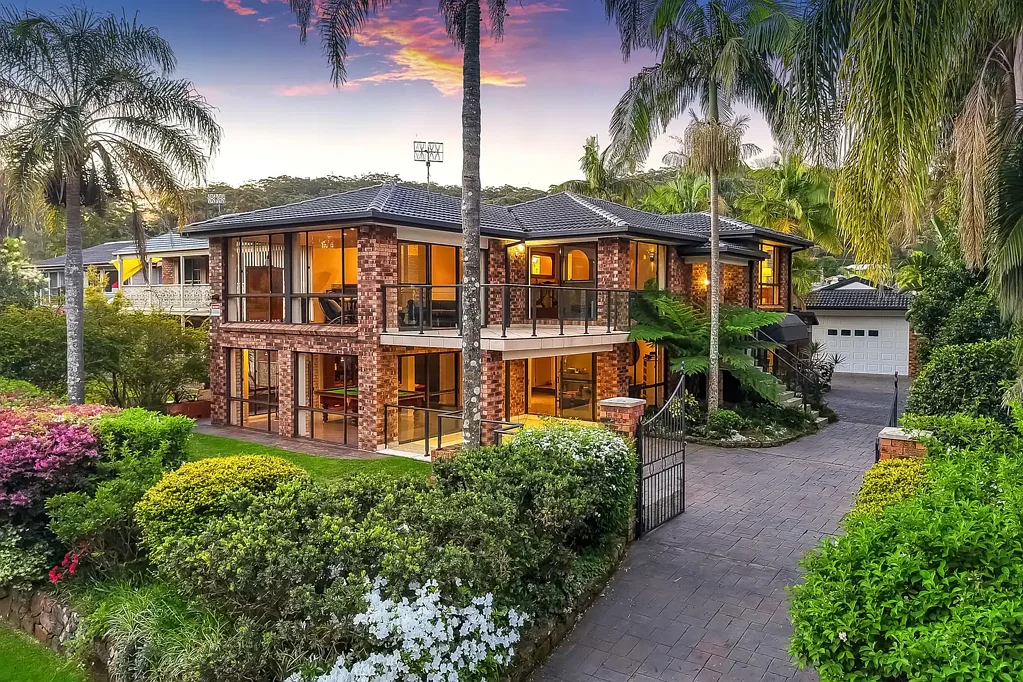 Kincumber 4chambre A Landmark Home – First Time Offered