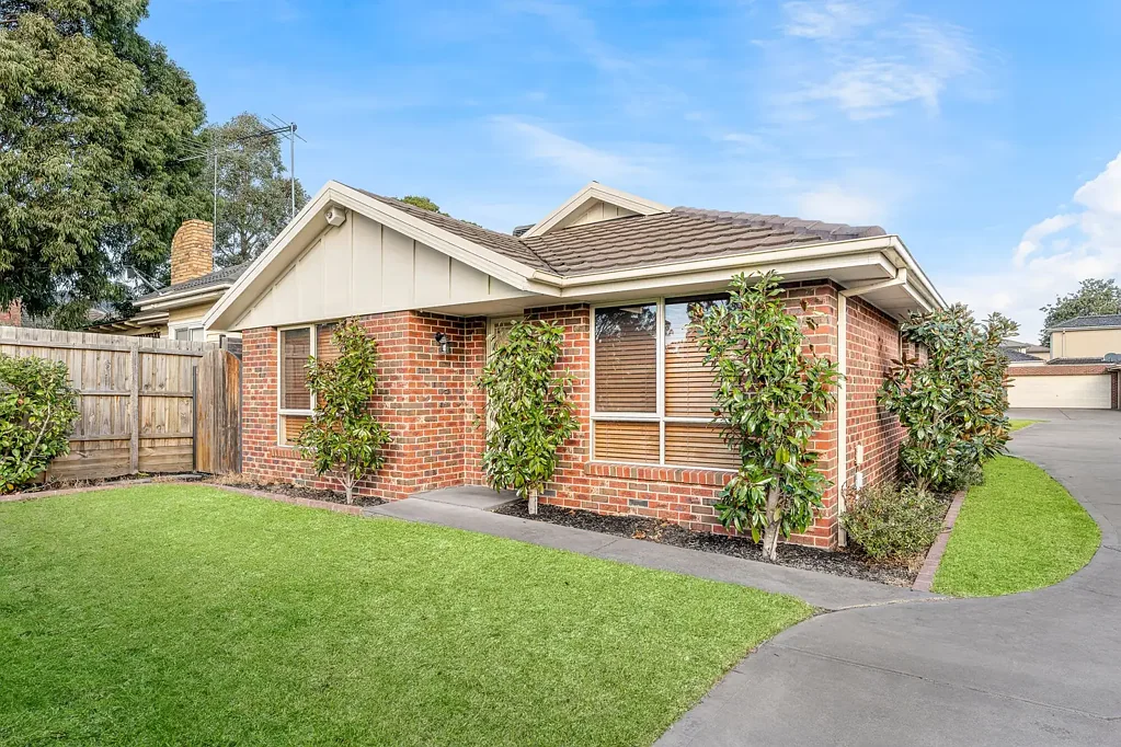 Stylish, Convenient & Opposite Parklands – 2-Bedroom Gem