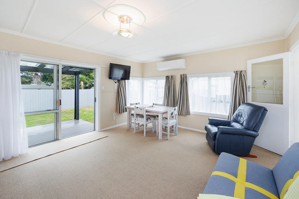 Foxton Beach 3chambre The definition of more than meets the eye