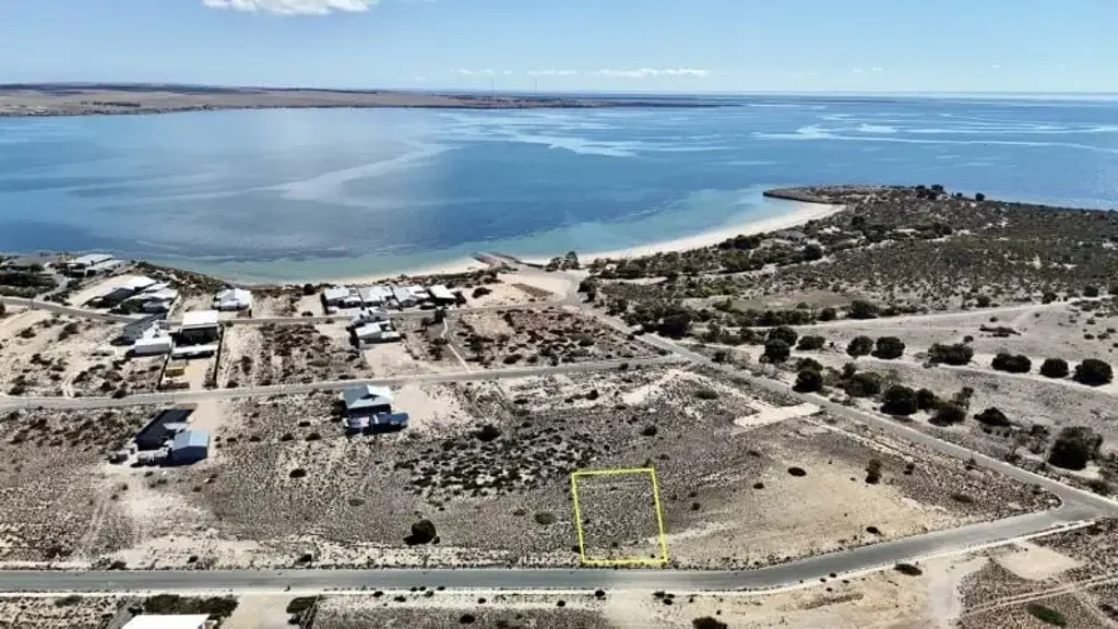 Streaky Bay VACANT LAND WALKING DISTANCE TO THE BEACH
ALL REASONABLE OFFERS CONSIDERED!!