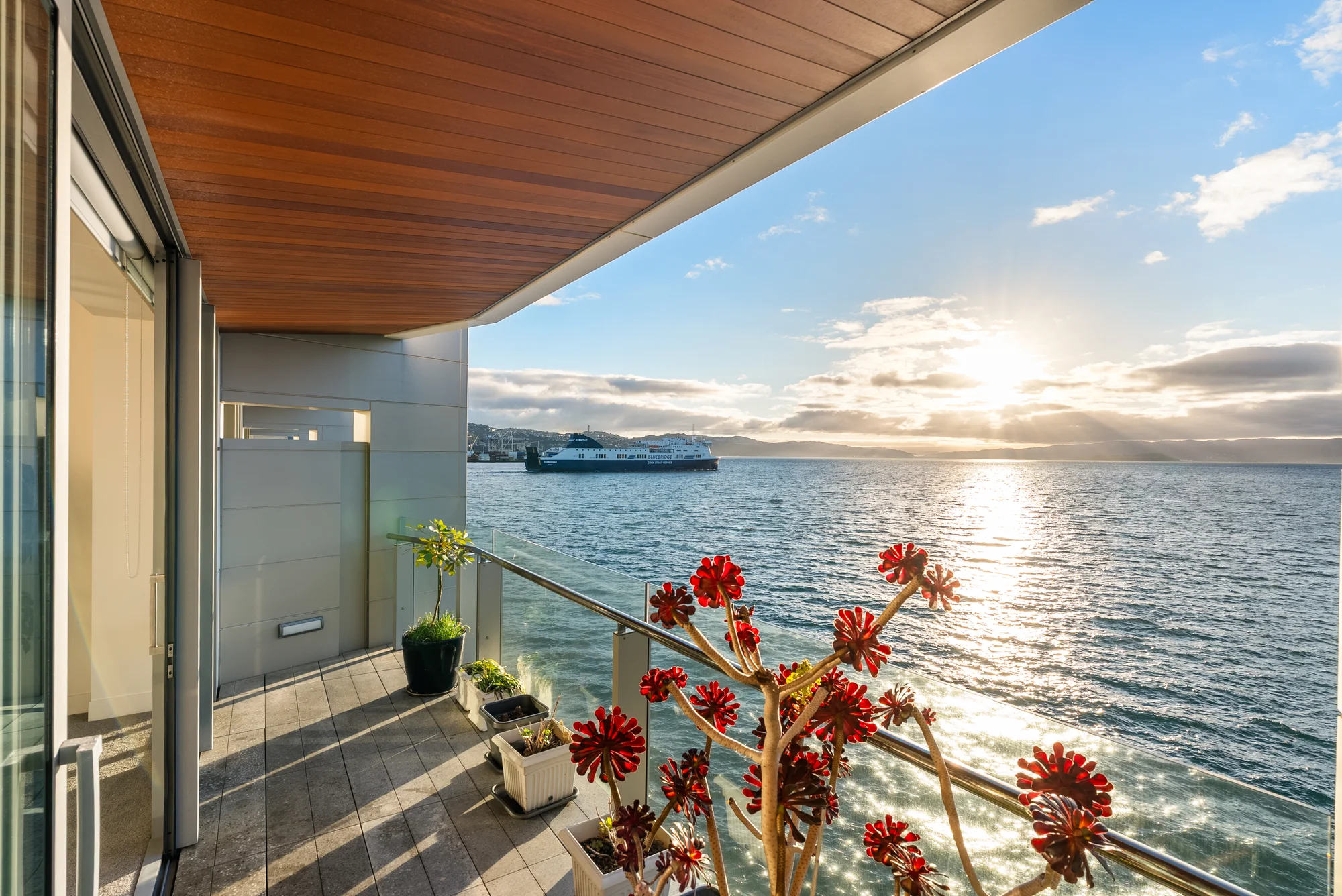 Te Aro 4 Bedroom THE APPEAL OF CLYDE QUAY WHARF