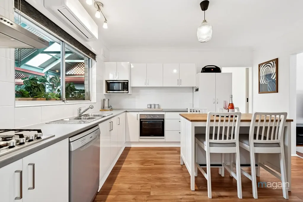 Seaton 2ਬੈੱਡਰੂਮ Renovated 2 bed unit with 2 living areas