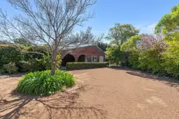 2 Blamire Road, Kalamunda