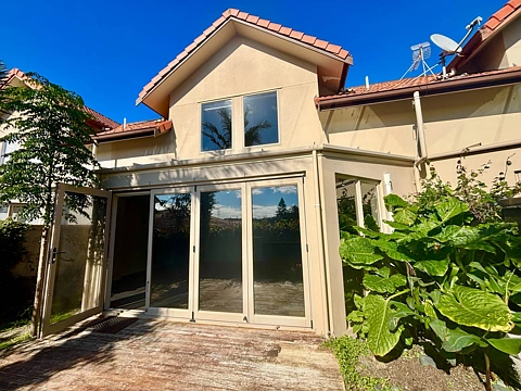 Spacious Family Home on the Flat