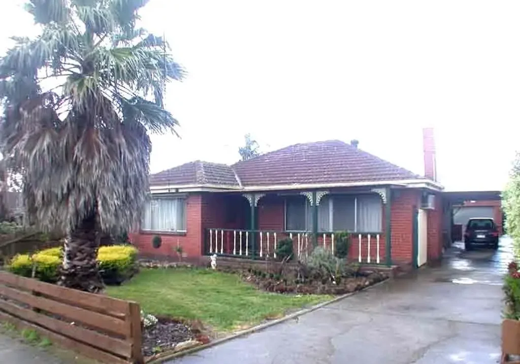 Charming 3 Bedroom Home in Prime Location!