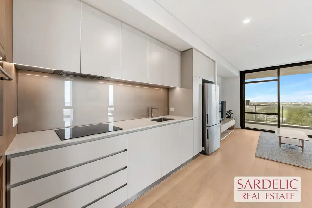 STUNNING VIEWS & FULLY FURNISHED!
