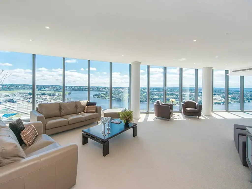 Burswood 4 Bedroom Luxury Living with Stunning Views