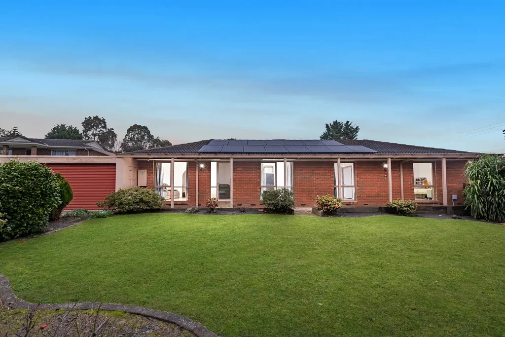 Bayswater North 3房 宽敞场地，轻松待客 Generous Grounds, Effortless Entertaining