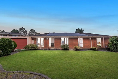 Bayswater North 3房 宽敞场地，轻松待客 Generous Grounds, Effortless Entertaining