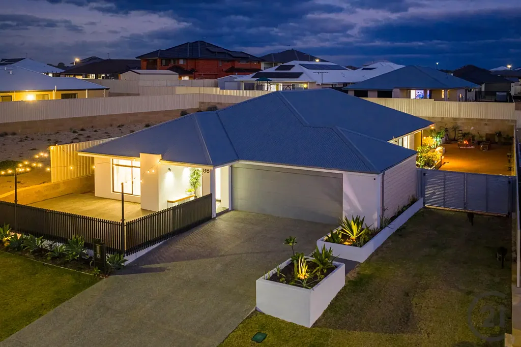 Dawesville 4ਬੈੱਡਰੂਮ Exquisite Beachfront Home with Side Access!