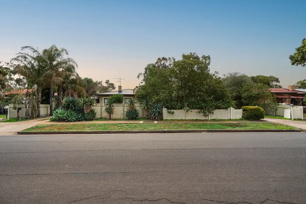 Elizabeth North 3 Slaapkamer Two Torrens Titles, Dual Income & Endless Flexibility