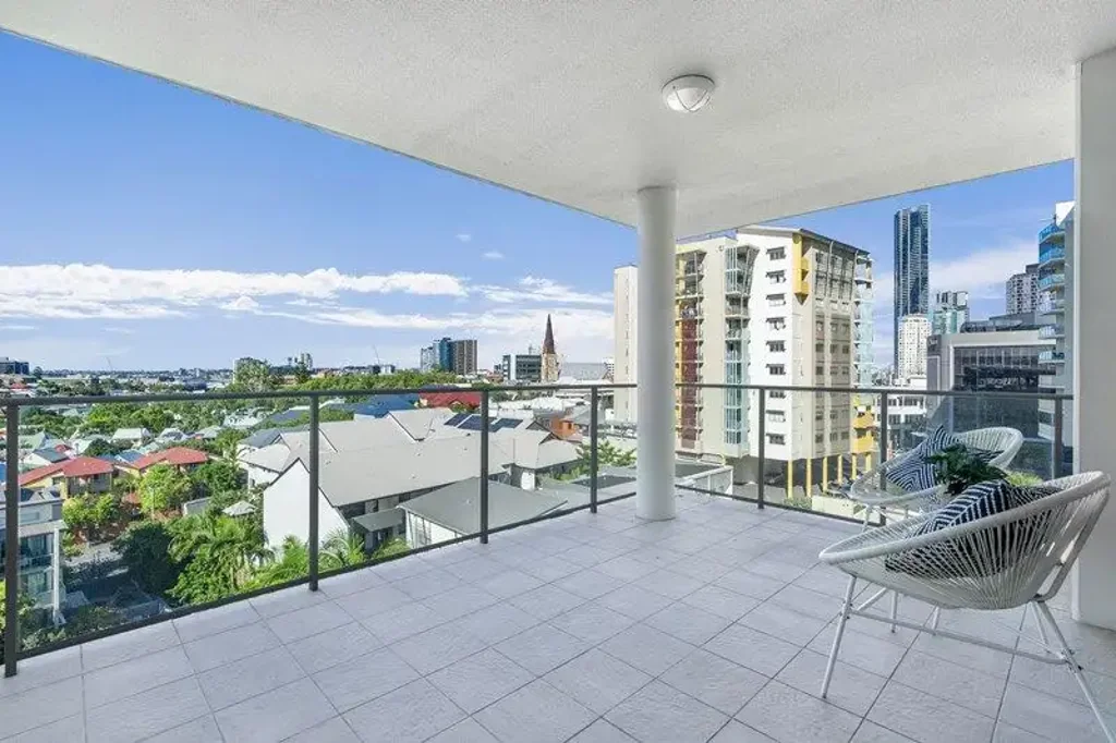 North-East Corner Apartment with City Convenience & Views